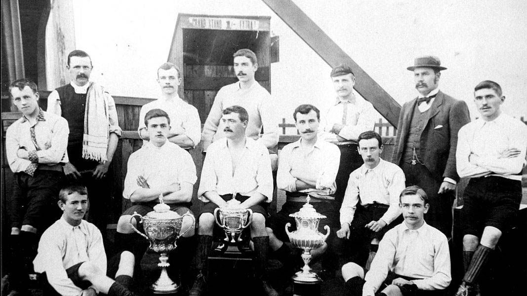 ทีมคว้าแชมป์ FA Amateur Cup ซึ่งเป็นรายการชิงแชมป์ระดับสมัครเล่น
