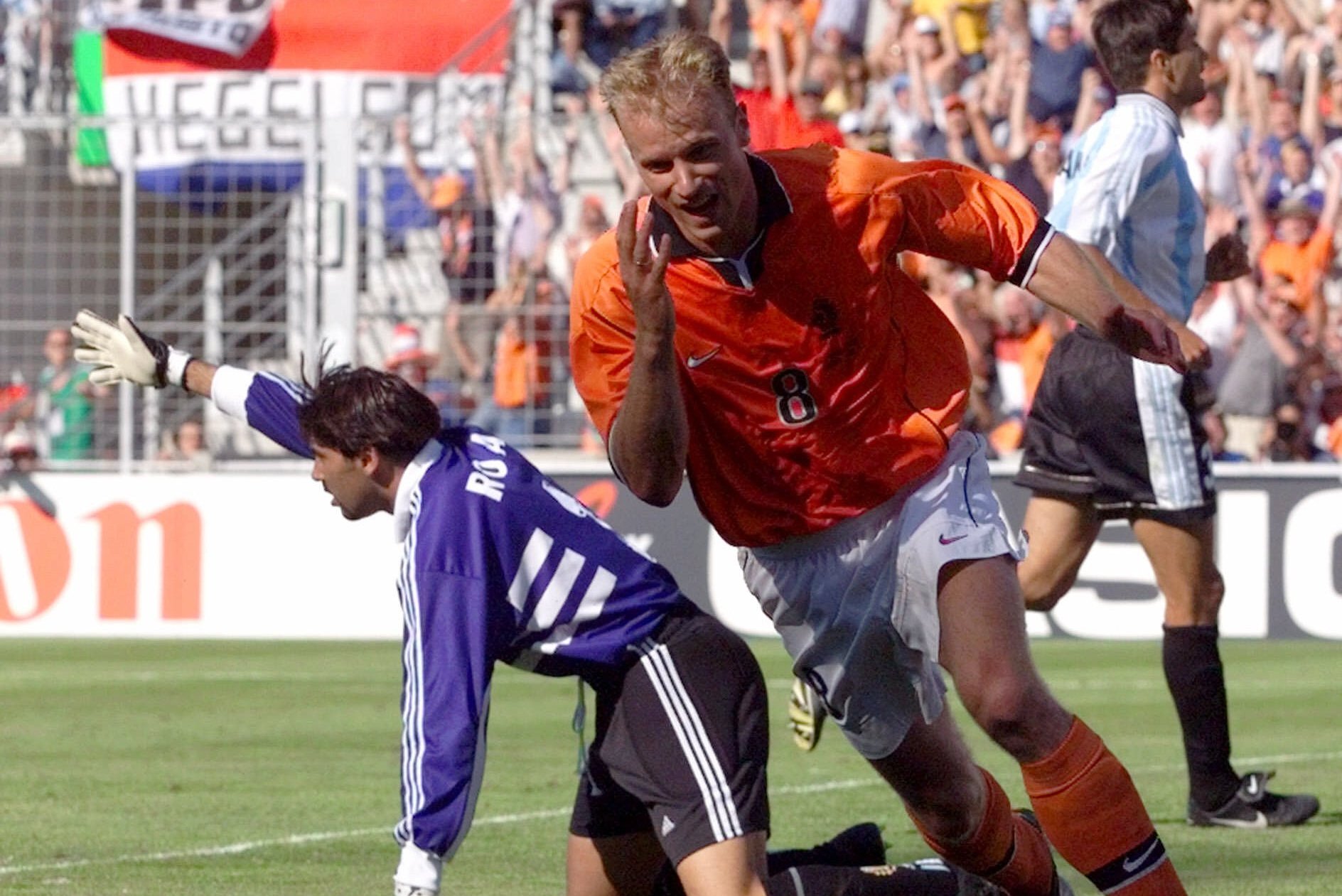รุด กุลลิท (เล่นให้กับทีมชาติฮอลแลนด์ตั้งแต่ปี 1981-1994)